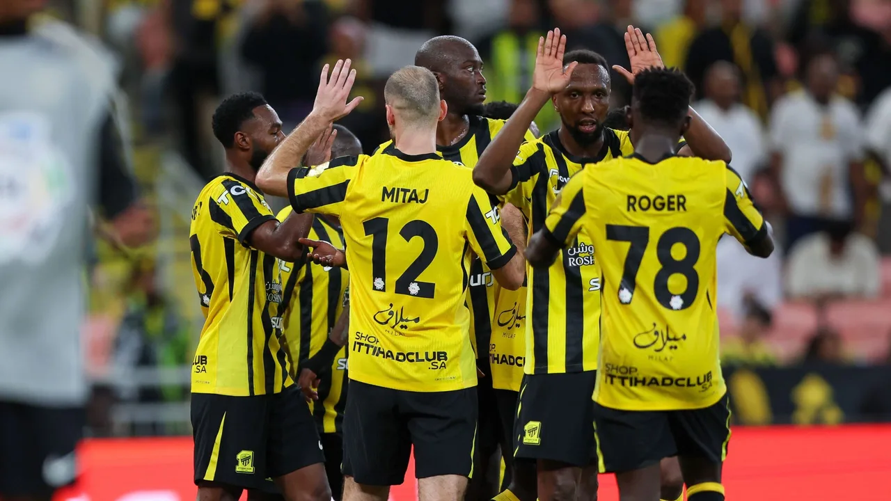 صدام مرتقب.. موعد مباراة الاتحاد والفيحاء والقنوات الناقلة في دوري روشن السعودي